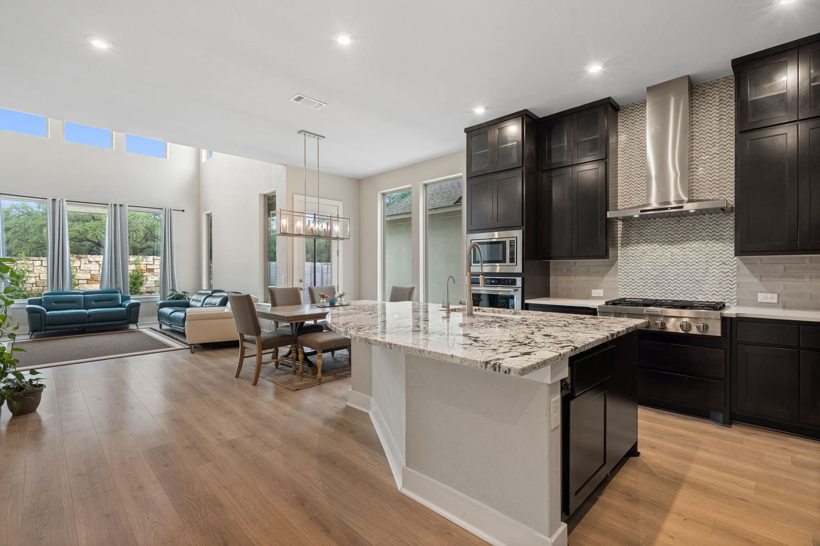 244 Diamondback Drive, photo 3